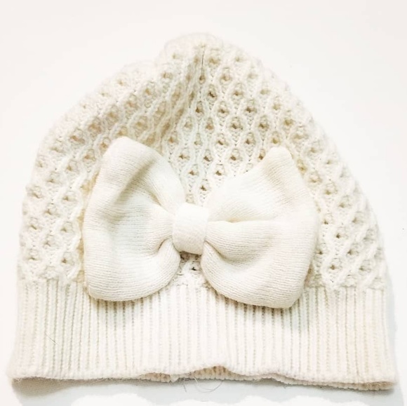 Crochet Stocking Cap with Bow (Off-white/Cream) OS - Picture 3 of 3